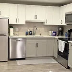 Relax, Recharge, Repeat 2Bedroom Walkout Haven