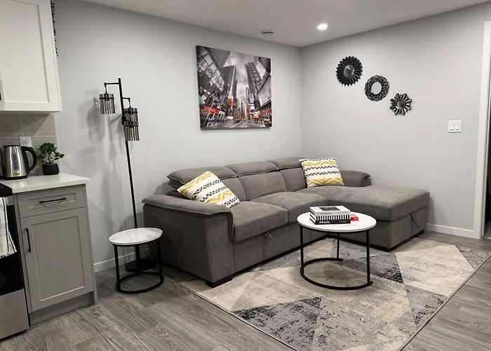 Relax, Recharge, Repeat 2Bedroom Walkout Haven