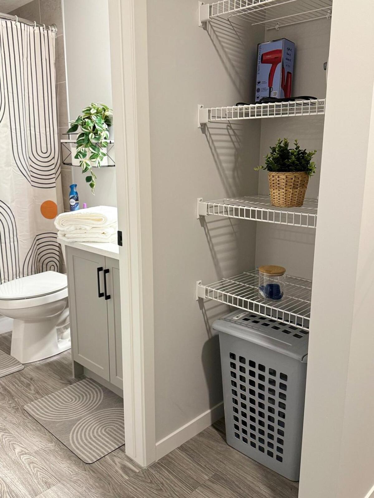 Apartment Relax, Recharge, Repeat 2bedroom Walkout Haven *